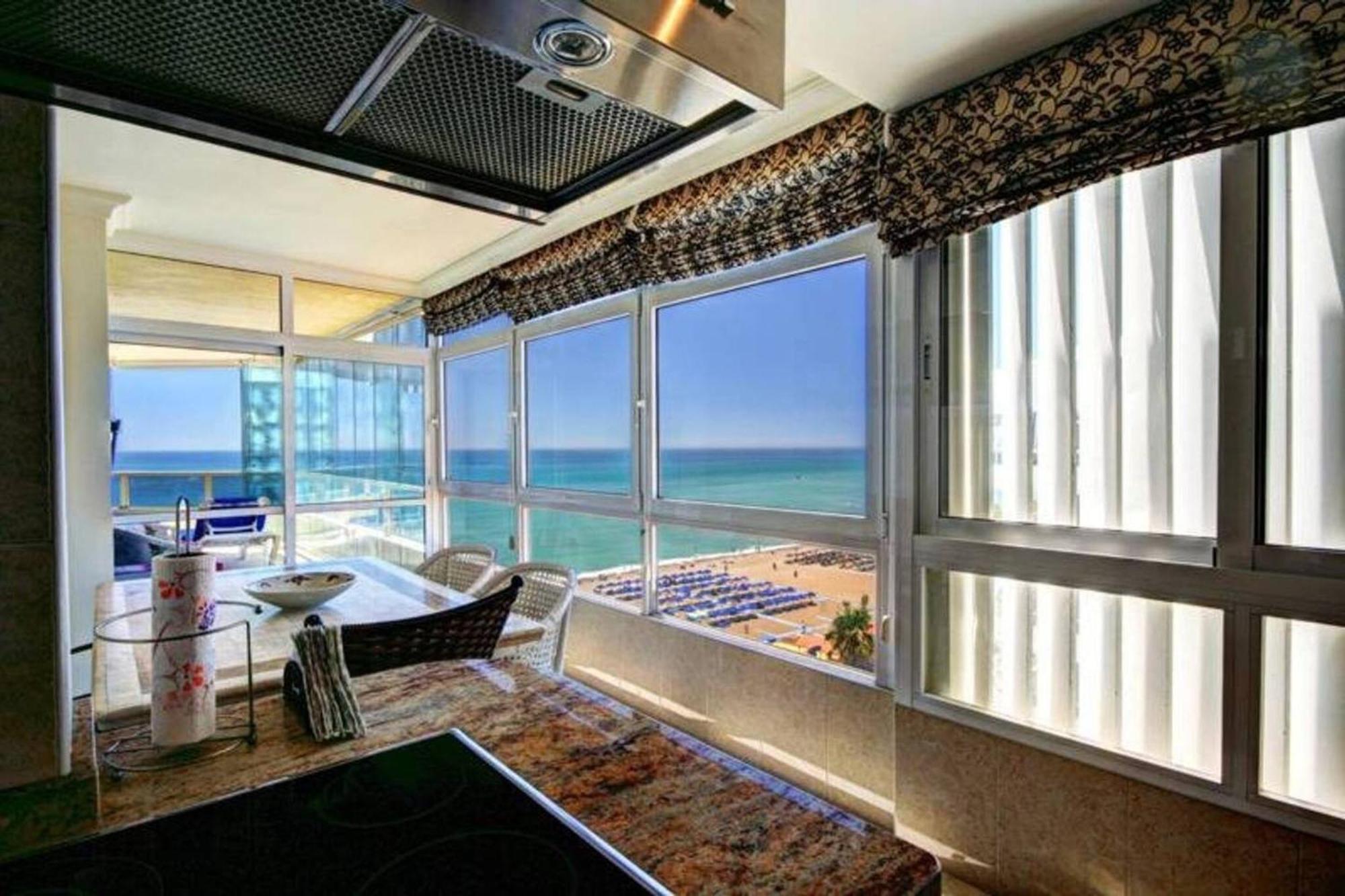 Luxury Penthouse 4 Bedrooms Facing The Sea Torremolinos